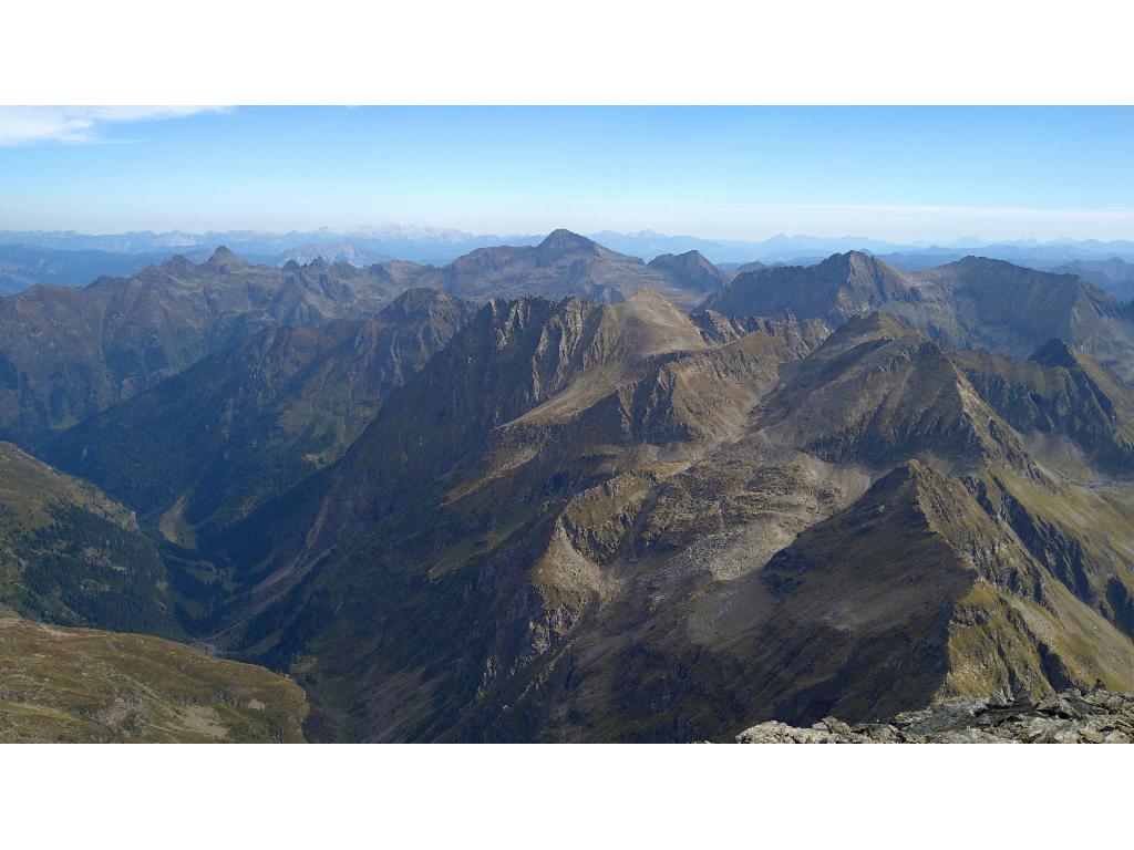 Blick vom Gipfel nach Osten