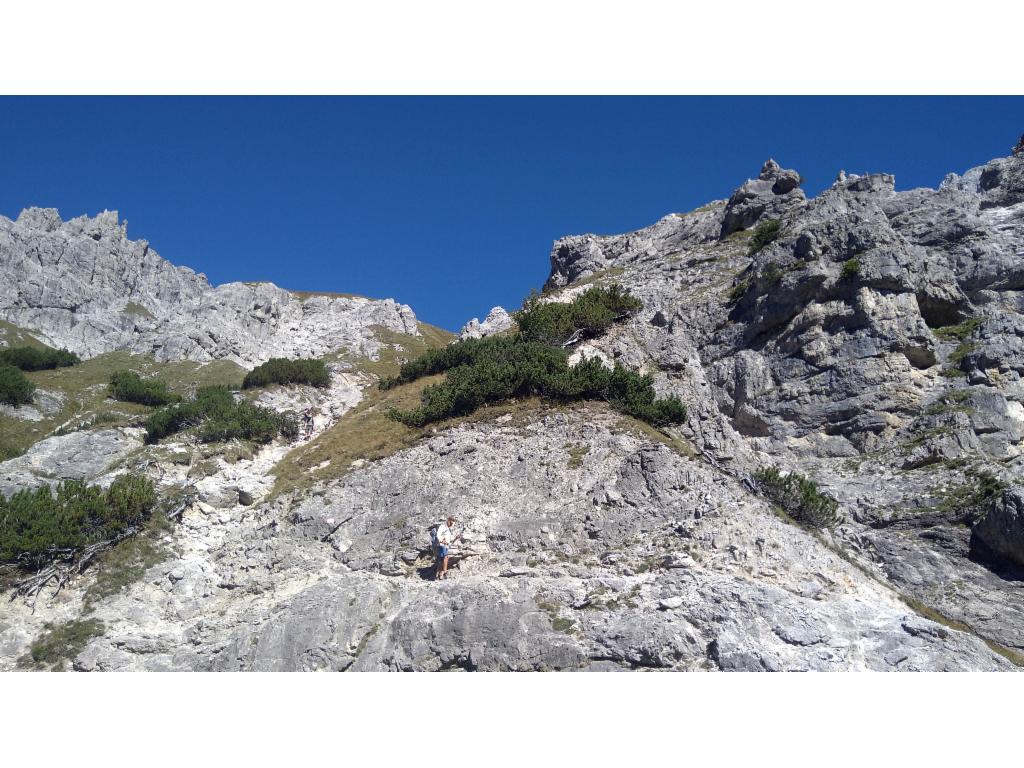 Blick zurück zur ersten ausgeschwemmten Rinne im unteren Steilstück