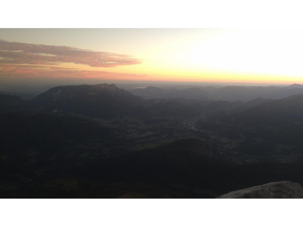 Untersberg und Berchtesgaden in der Morgendämmerung