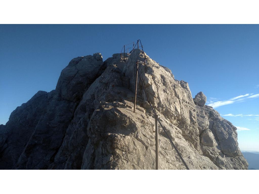 Zackengrat mit Geländer