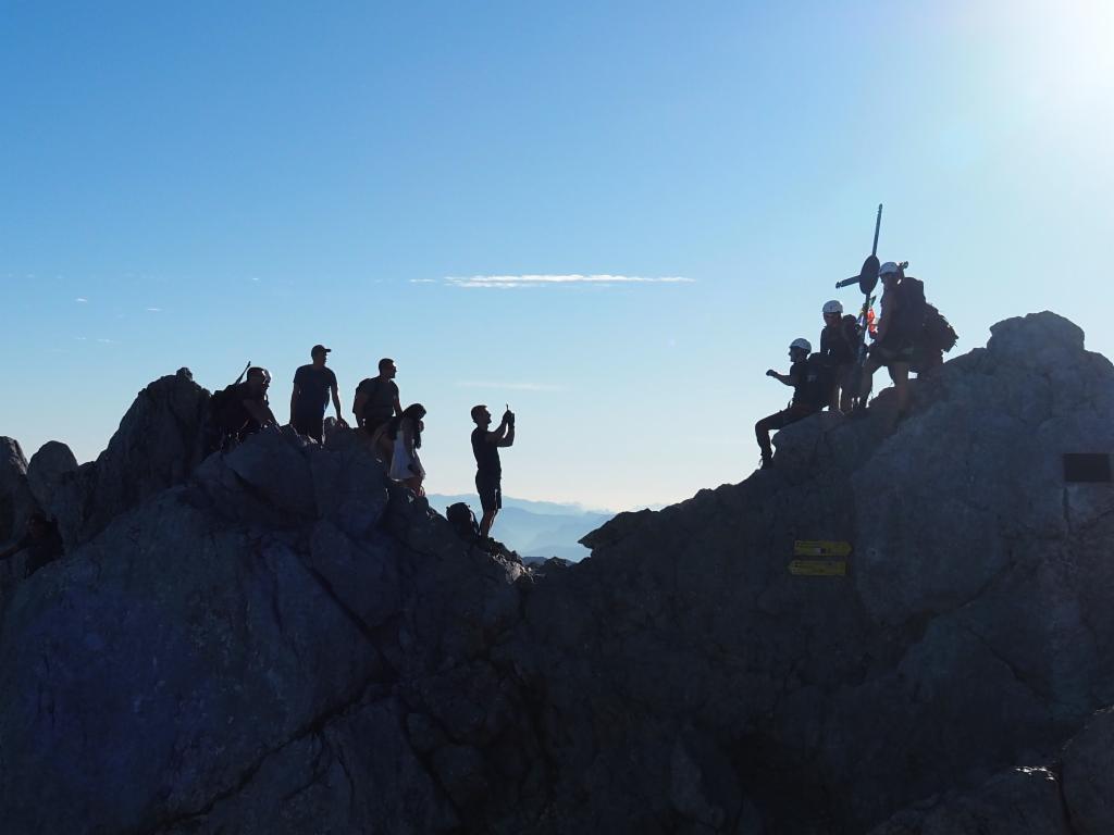 Anstellen zum Gipfelfoto auf der Mittelspitze