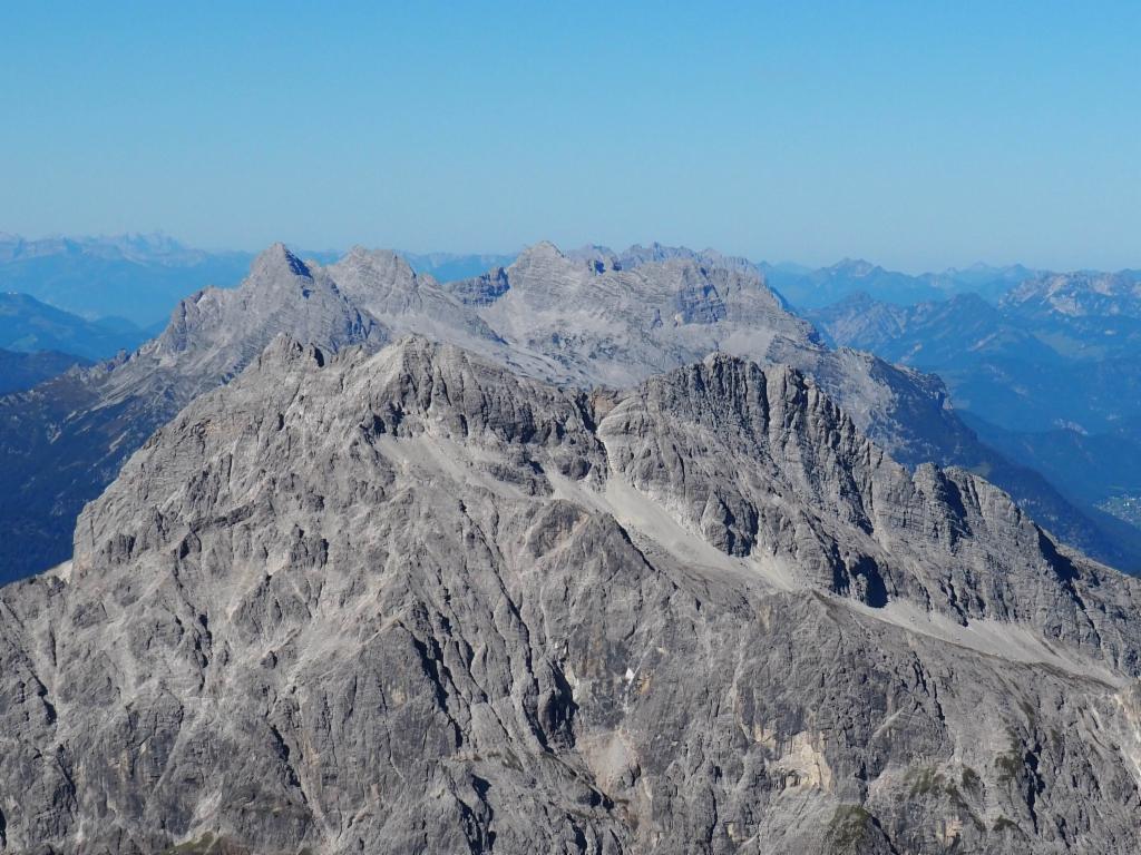 Loferer Steinberge von der Südspitze, davor die Hocheisspitze